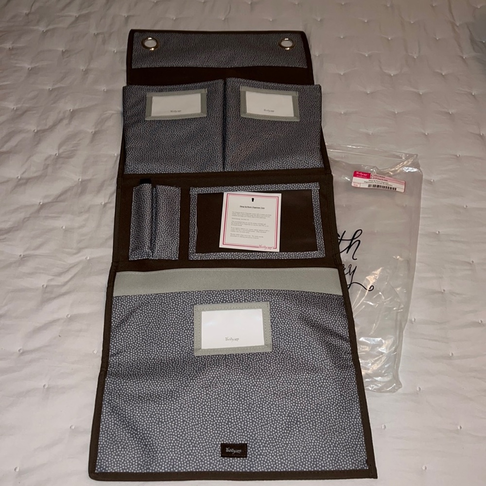 NWT Thirty-one gifts hang up room organizer in grey pin dots